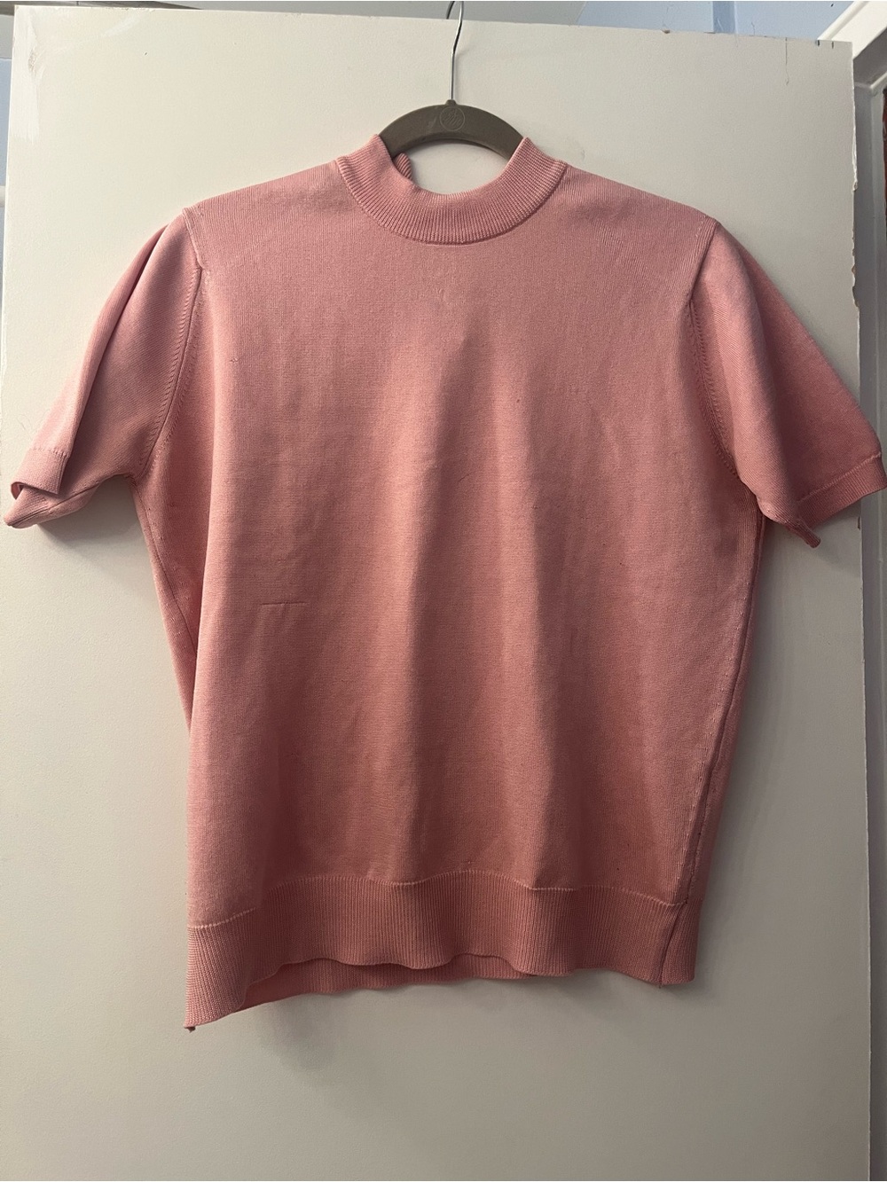 Pink knit shirt - Short-Sleeve Crew Sweater in Dusty Pink